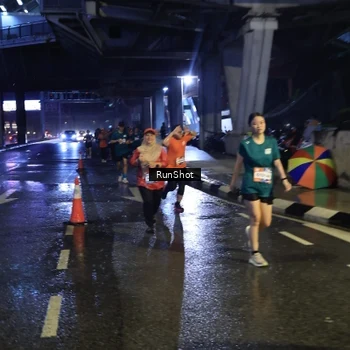 Runner Photo 7910674