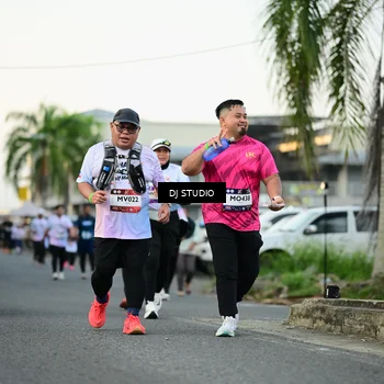 Runner Photo 7910686