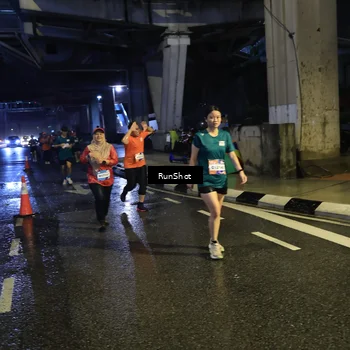 Runner Photo 7910690