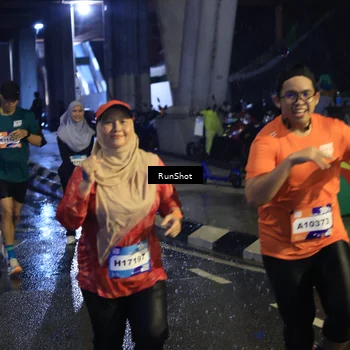 Runner Photo 7910711