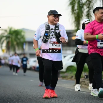 Runner Photo 7910716