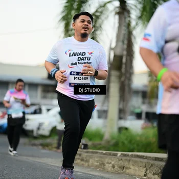 Runner Photo 7910728