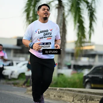 Runner Photo 7910744
