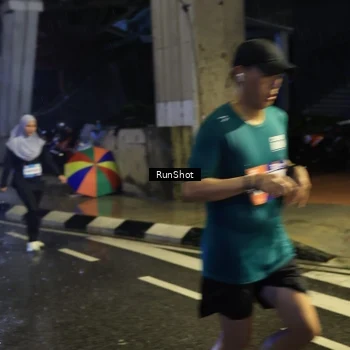Runner Photo 7910773
