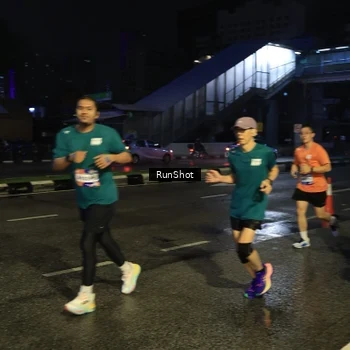 Runner Photo 7910912