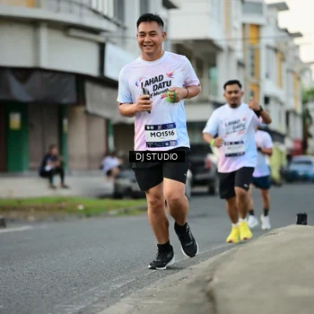 Runner Photo 7910935