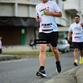 Runner Photo 7910951