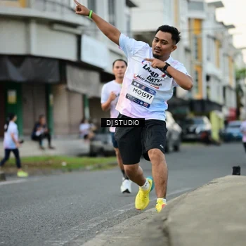Runner Photo 7910974