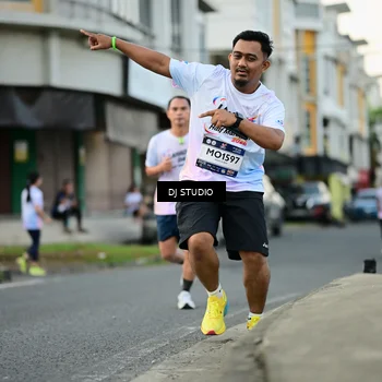 Runner Photo 7910979