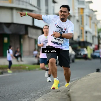 Runner Photo 7910983
