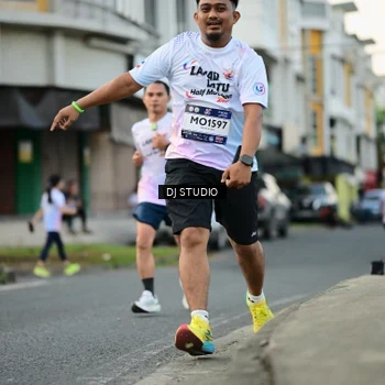 Runner Photo 7910985