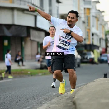 Runner Photo 7910990