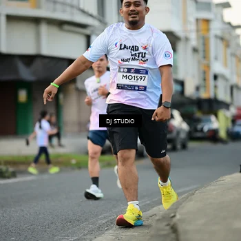 Runner Photo 7910992