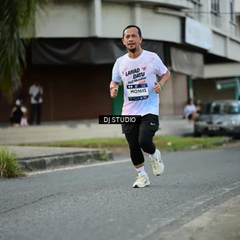 Runner Photo 7911003