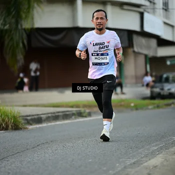 Runner Photo 7911008
