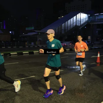 Runner Photo 7911034