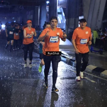 Runner Photo 7911035