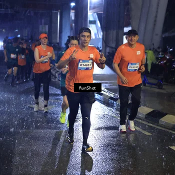 Runner Photo 7911036
