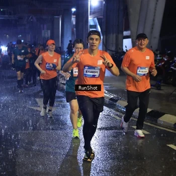 Runner Photo 7911047