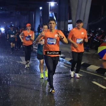 Runner Photo 7911051