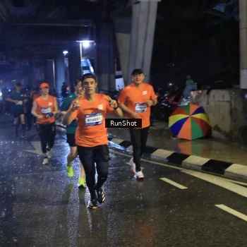 Runner Photo 7911054
