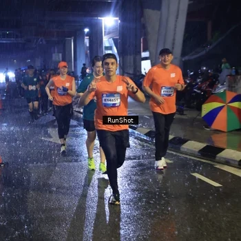 Runner Photo 7911056