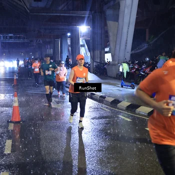Runner Photo 7911060