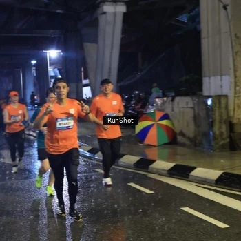 Runner Photo 7911065