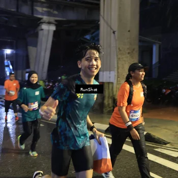 Runner Photo 7911352