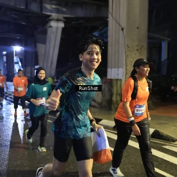Runner Photo 7911353