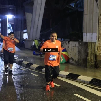 Runner Photo 7911418