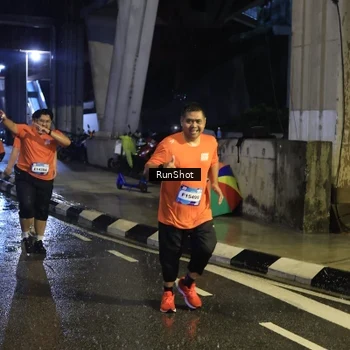 Runner Photo 7911420