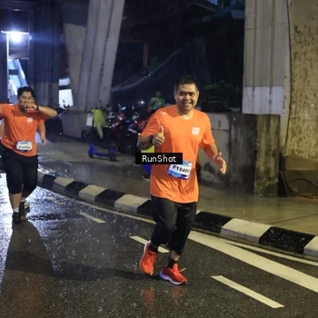Runner Photo 7911425