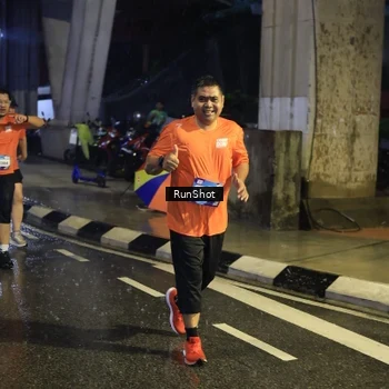 Runner Photo 7911435