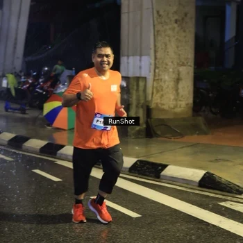 Runner Photo 7911443