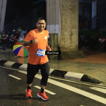 Runner Photo 7911444