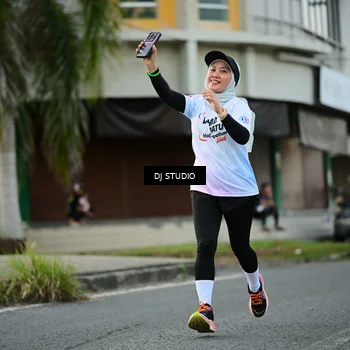 Runner Photo 7911445