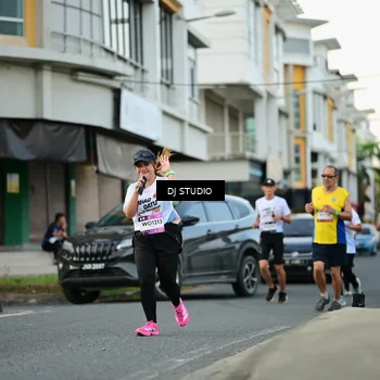 Runner Photo 7911464