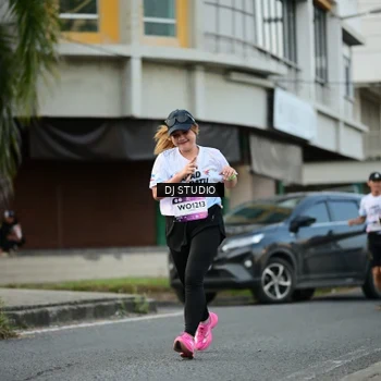 Runner Photo 7911470