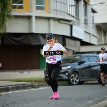 Runner Photo 7911472