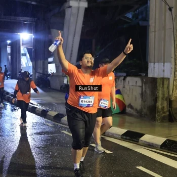 Runner Photo 7911475