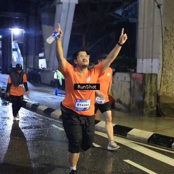 Runner Photo 7911480