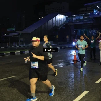 Runner Photo 7911485
