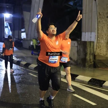 Runner Photo 7911493