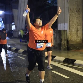 Runner Photo 7911496