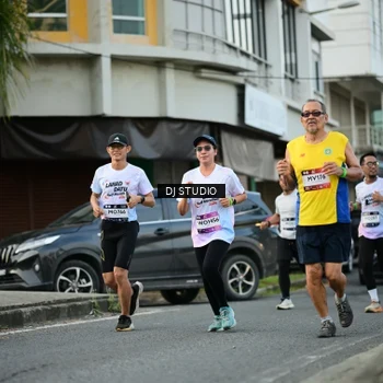 Runner Photo 7911498