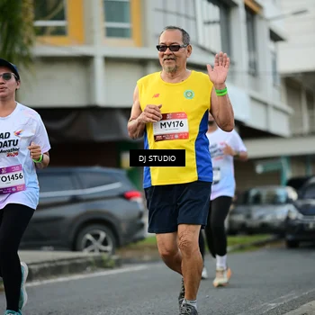 Runner Photo 7911530