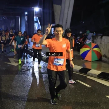 Runner Photo 7911554