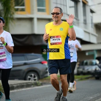 Runner Photo 7911559