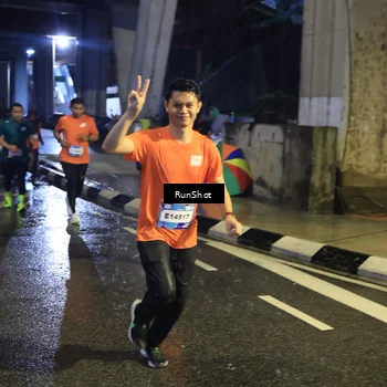Runner Photo 7911572